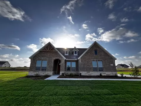 157 Big Sky Rd, Decatur, TX 76234