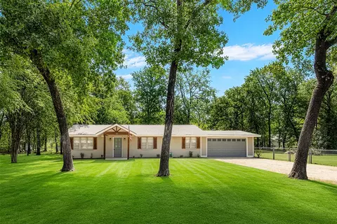 110 Meadowood Rd, Enchanted Oaks, TX 75156
