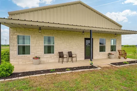 Exterior - 435 County Road 4875, Celeste, TX 75423 photo 1 of 4