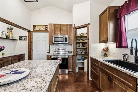 Kitchen - 435 County Road 4875, Celeste, TX 75423 photo 2 of 3