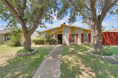 5013 Shannon Dr, The Colony, TX 75056