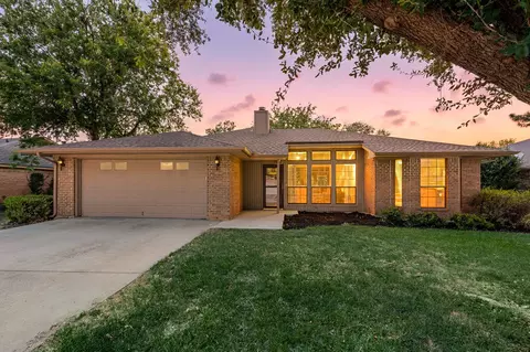 6 Alamosa Dr, Trophy Club, TX 76262