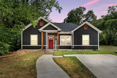 916 W Elm St, Denison, TX 75020
