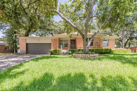 1233 Fair Oaks Dr, Irving, TX 75060