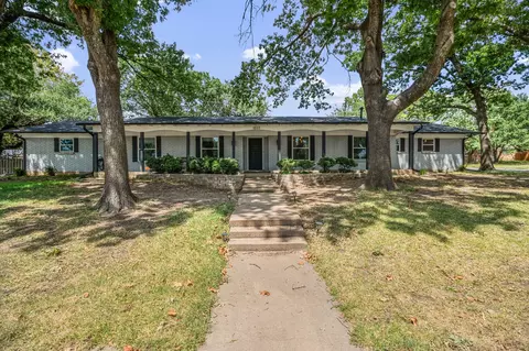 1507 Greenbrier Dr, Sherman, TX 75092