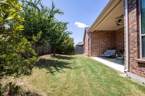 Exterior - 1101 10th St, Argyle, TX 76226 photo 3 of 3
