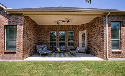 Exterior - 1101 10th St, Argyle, TX 76226 photo 2 of 3