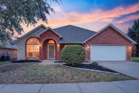 6829 Cheatham Dr, Watauga, TX 76148