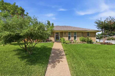 3506 Valley View Ln, Garland, TX 75043