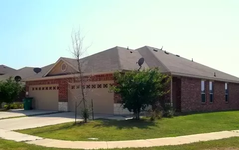 345-347 Schirra Ct, Lavon, TX 75166