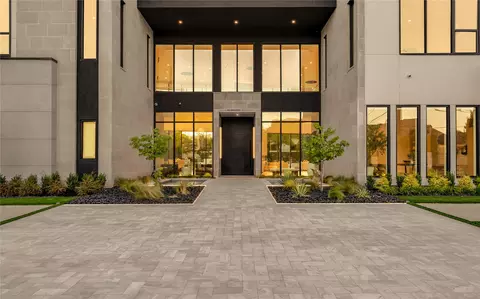 10011 Lennox Ln, Dallas, TX 75229