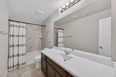 Bath - 1649 Deerpath Dr, Forney, TX 75126 photo 3 of 4