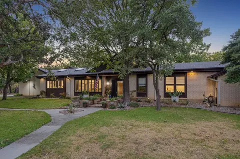721 Verna Trl N, Fort Worth, TX 76108