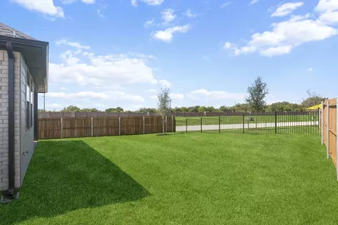 Exterior - 845 Rockcloud Dr, Haslet, TX 76052 photo 3 of 4