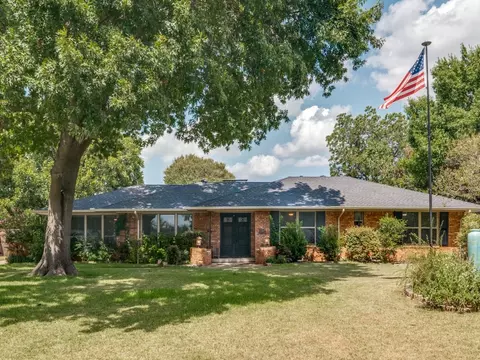 10216 Plummer Dr, Dallas, TX 75228