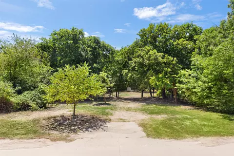 261 Rocky Dr, Waxahachie, TX 75167