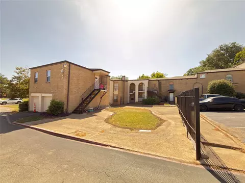 6032 Westridge Ln #201, Fort Worth, TX 76116