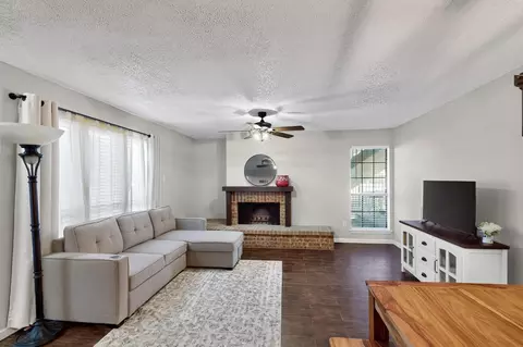 9611 Walnut St #1105, Dallas, TX 75243