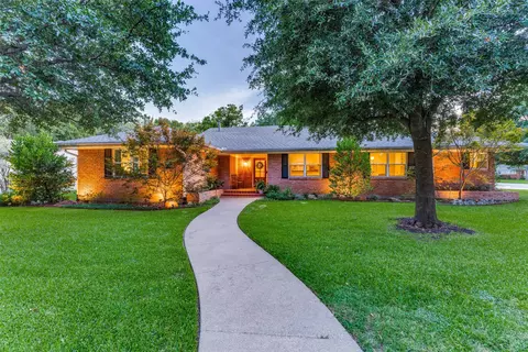 4241 Bilglade Rd, Fort Worth, TX 76109
