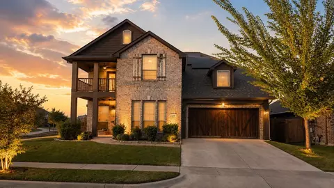320 Robert Joseph St, Burleson, TX 76028