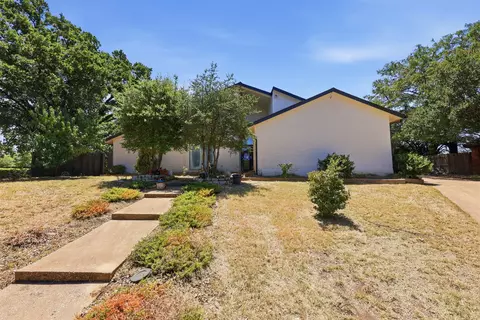 2700 Shadow Wood Ct, Arlington, TX 76006