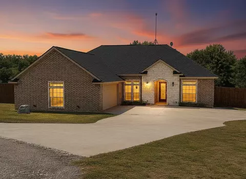 108 Tay Ct, Weatherford, TX 76088