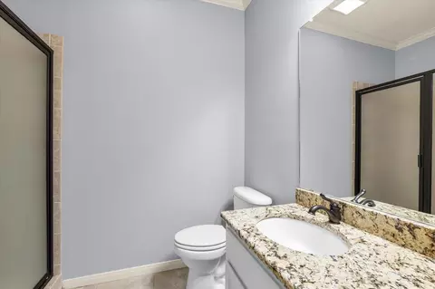 Bath - 32 N Shore Cir, Waco, TX 76708 photo 4 of 7