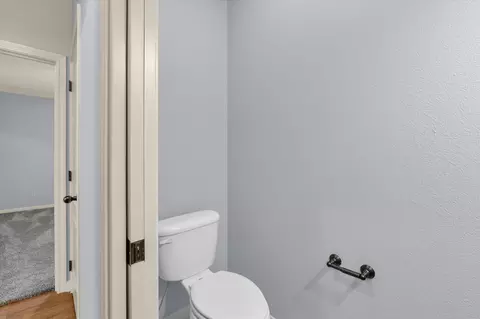 Bath - 32 N Shore Cir, Waco, TX 76708 photo 6 of 7