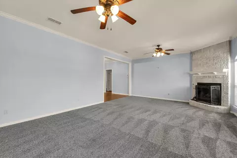 Living - 32 N Shore Cir, Waco, TX 76708 photo 1 of 2