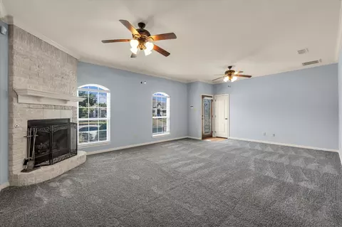 Living - 32 N Shore Cir, Waco, TX 76708 photo 2 of 2