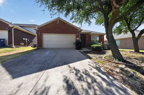 1521 Stanford Dr, Van Alstyne, TX 75495