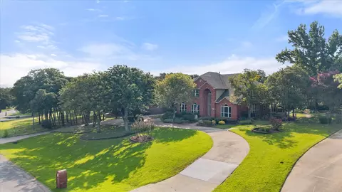 3400 Wild Oaks Ct, Burleson, TX 76028