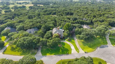 3400 Wild Oaks Ct, Burleson, TX 76028