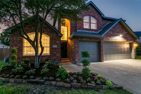 17 Adams Ct, Mansfield, TX 76063