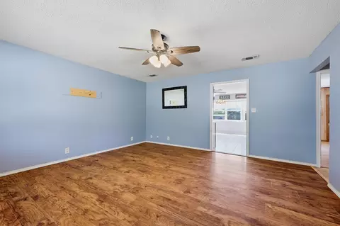 Living - 521 Mccraw Ln, Denison, TX 75021 photo 1 of 4
