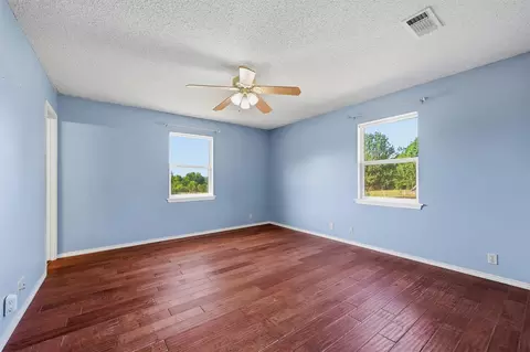 Bedroom - 521 Mccraw Ln, Denison, TX 75021 photo 1 of 9