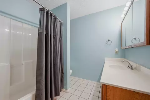 Bath - 521 Mccraw Ln, Denison, TX 75021 photo 3 of 3