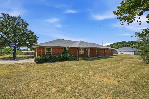 Exterior - 521 Mccraw Ln, Denison, TX 75021 photo 9 of 9