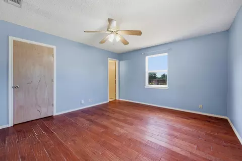Bedroom - 521 Mccraw Ln, Denison, TX 75021 photo 2 of 9