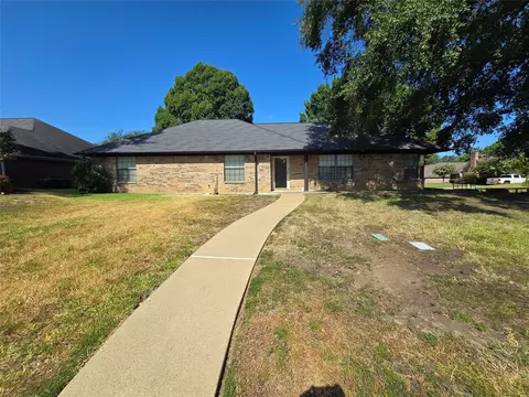 200 Lakewood Dr, Longview, TX 75604