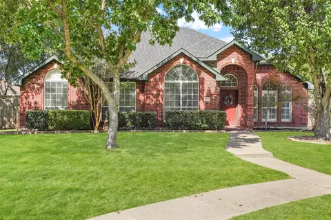 1701 Fredricksburg Dr, Mesquite, TX 75181
