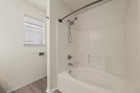 Bath - 10805 Snow Pea Dr, Waco, TX 76708 photo 2 of 3