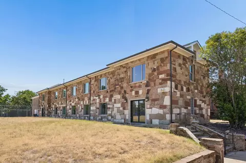 1200 E Maddox Ave, Fort Worth, TX 76104