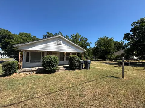 Exterior - 1500 E Calhoun Ave, Waco, TX 76704 photo 2 of 9