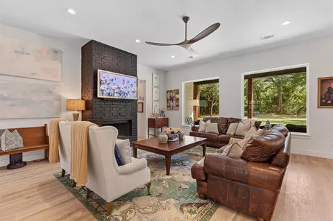 509 Durbin Ct, Runaway Bay, TX 76426