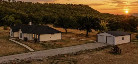 1006 High Point Dr, Mineral Wells, TX 76067