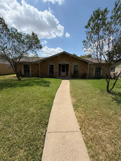 2317 Glenbrook Meadows Dr, Garland, TX 75040