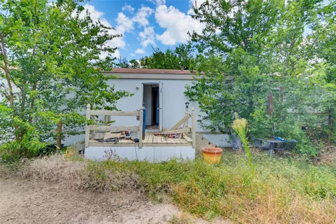 333 Pecan Dr NE, Mcqueeney, TX 78123