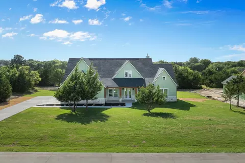 3061 Stonebriar Dr, Waxahachie, TX 75165