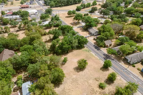 713 N Houston St, Granbury, TX 76048